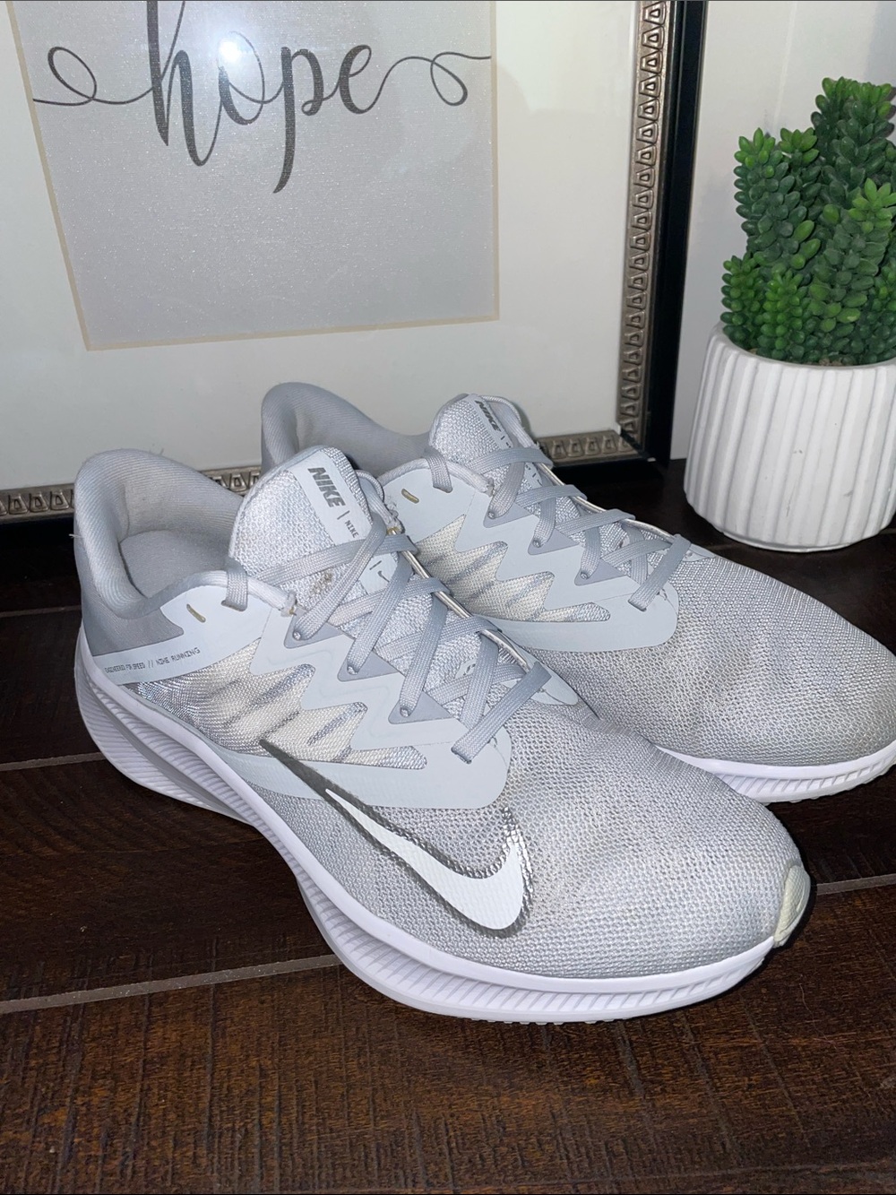 Nike Quest 3 Women’s Running Shoes Sneakers Size 8.5 Platinum / Metallic Silver - Picture 14 of 14